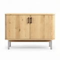 Buffet en bois naturel avec portes en relief et pieds en métal 90 x 40 x 70cm